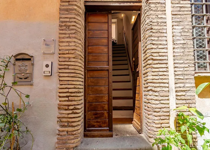 Palazzo Storico Dormo Da Lisa - Colosseo רומא